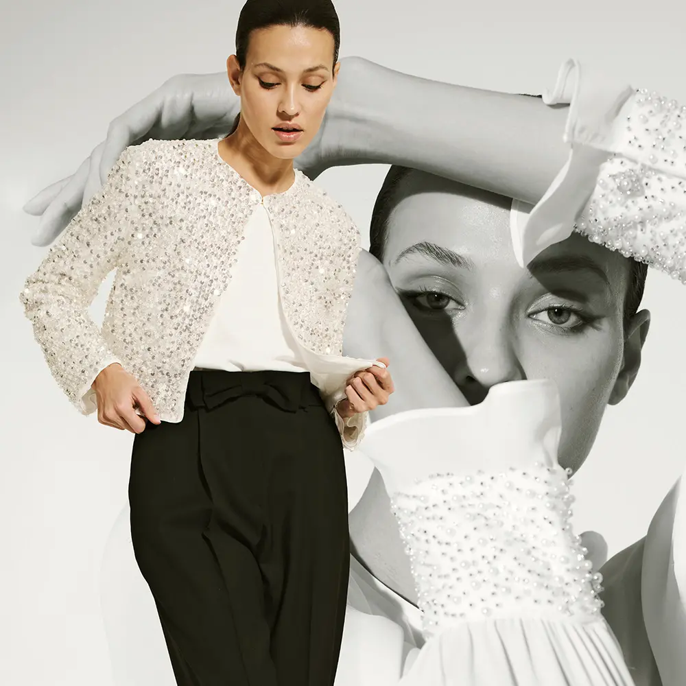 Pailetten-Jacke mit Bluse und eleganter Hose