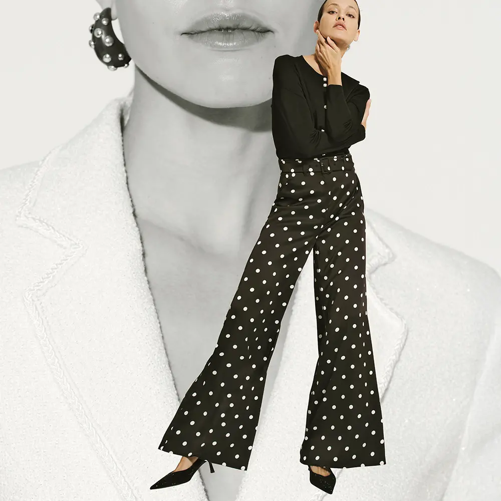 Cardigan mit gepunkteter Hose