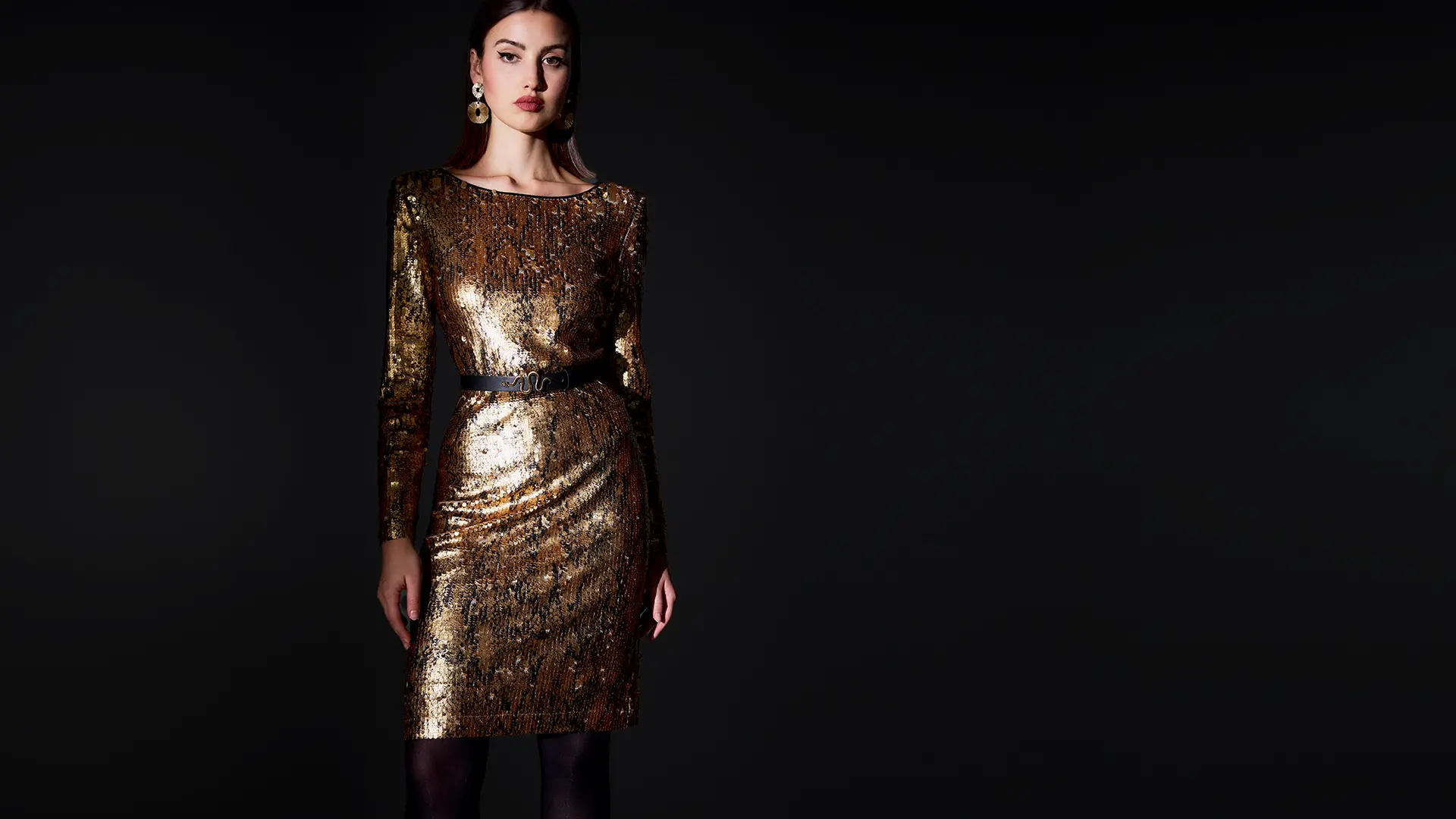Körperbetontes Kleid mit Allover-Pailletten in edlem Gold 