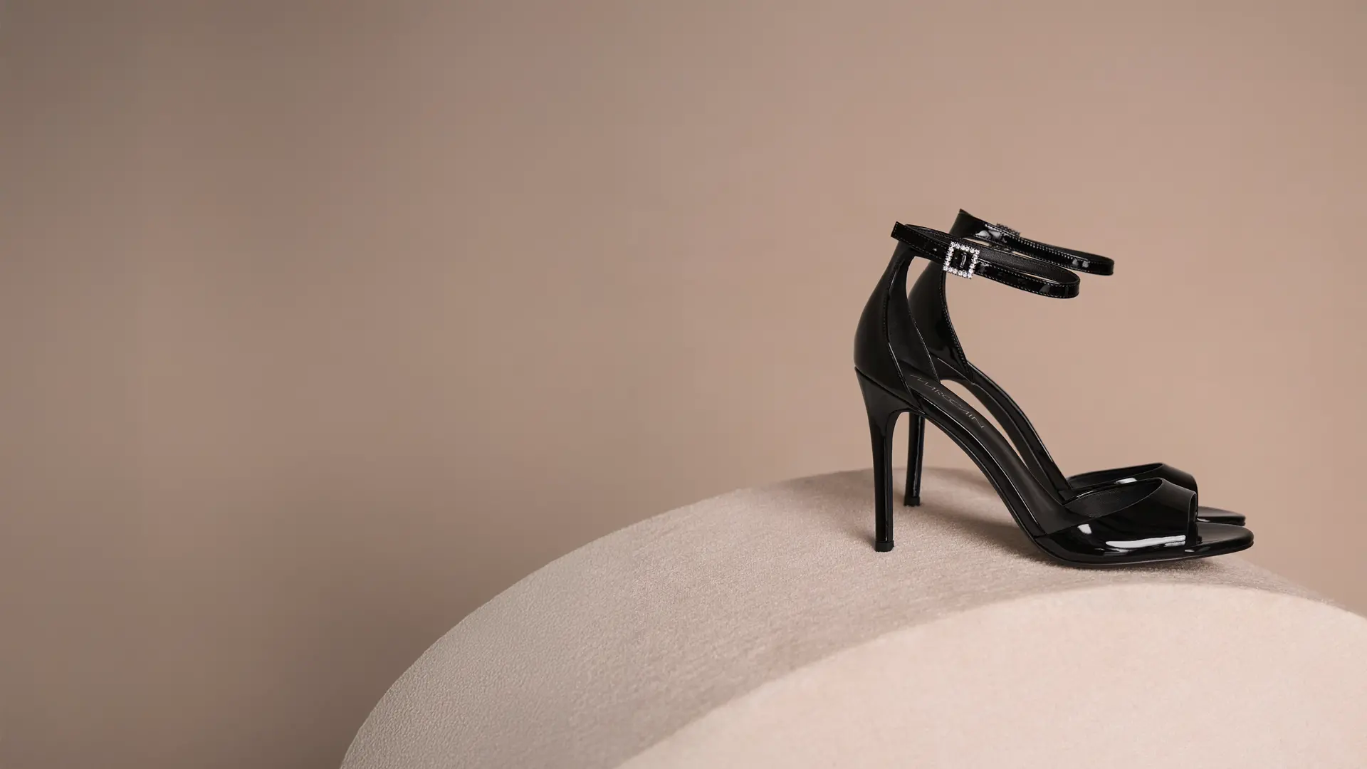 Marc Cain Glam pumps in black