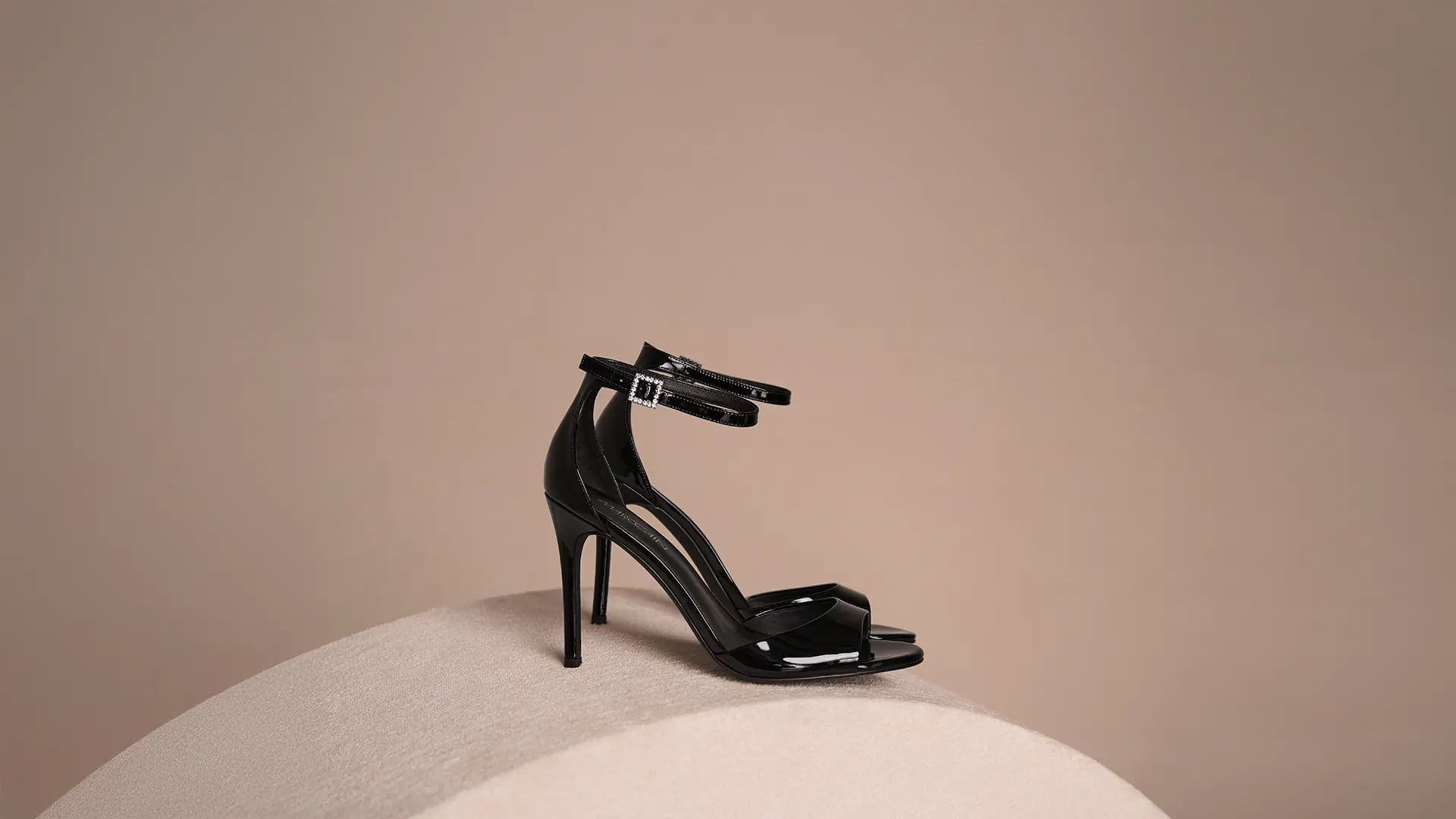 Marc Cain Glam pumps in black