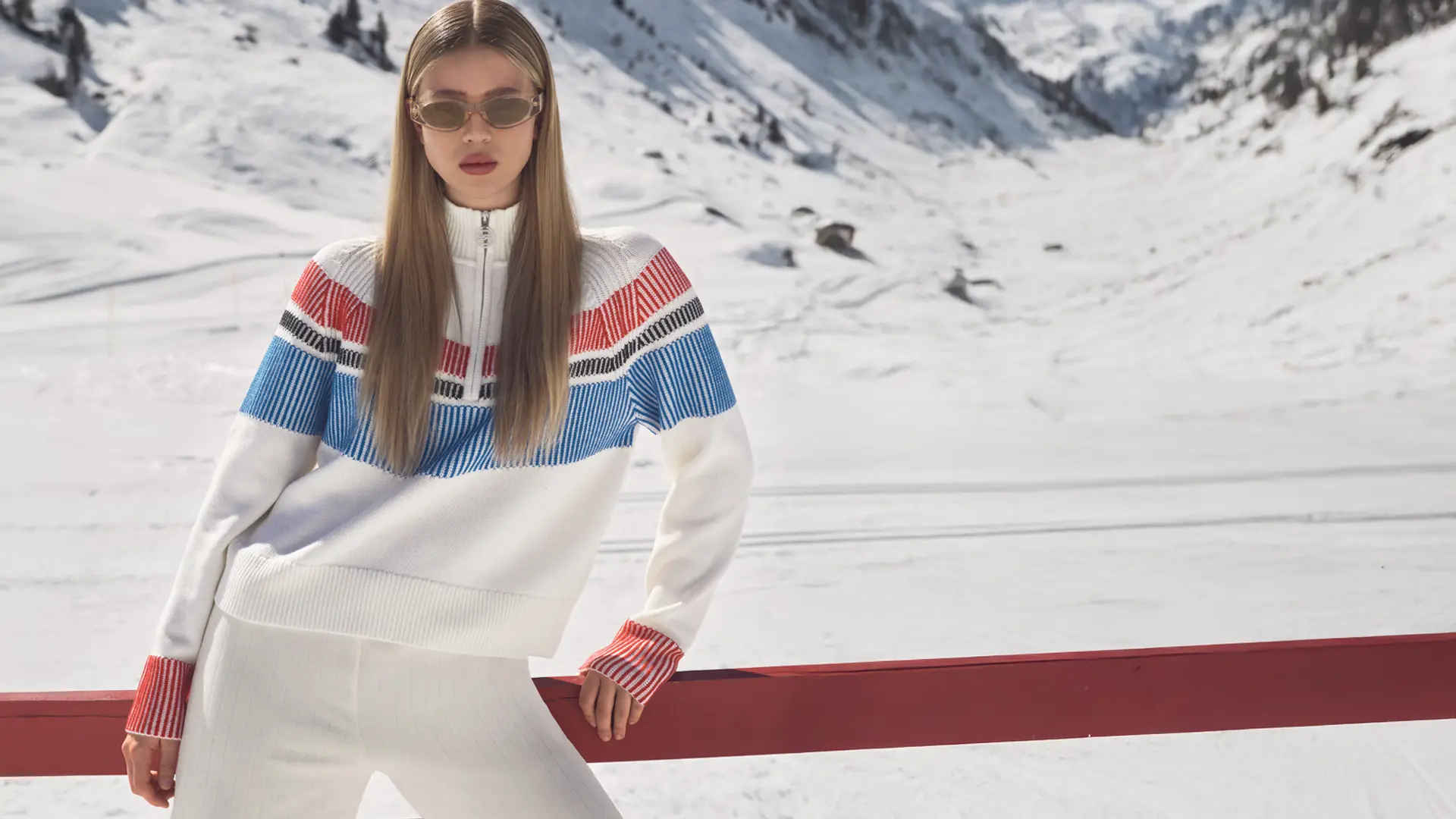 Hooggesloten grofgebreide trui in sportieve colourblocking-stijl 