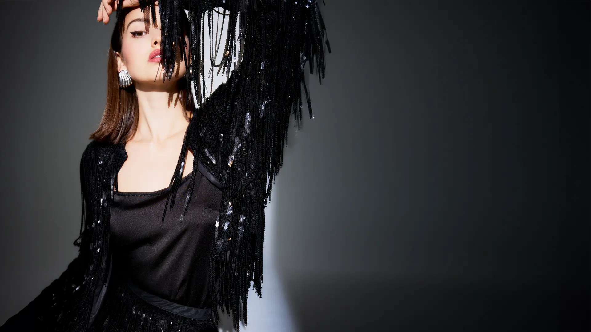 Top festif noir avec ornements 