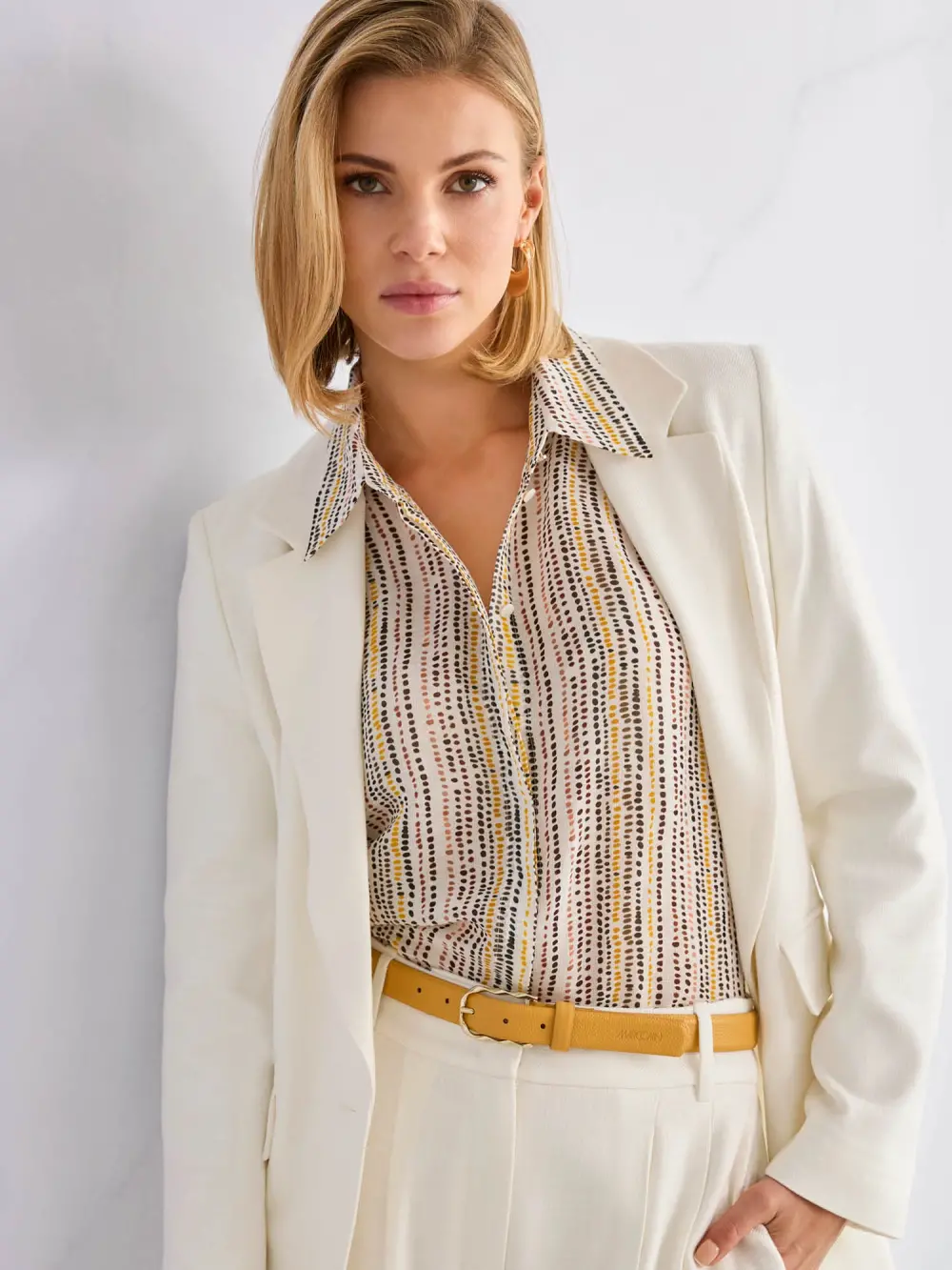 Narrow leather belt with buckle