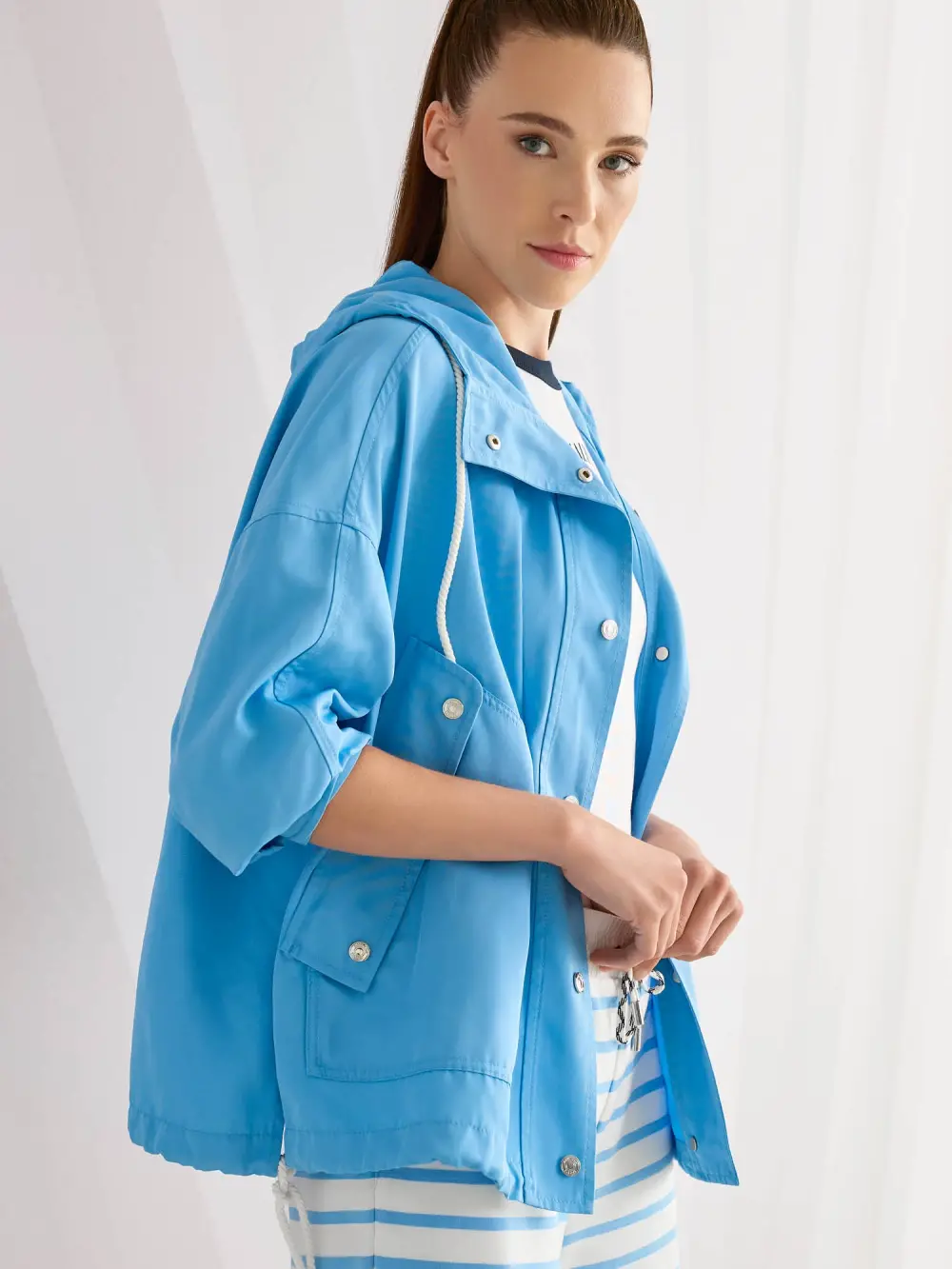 Outdoor jacket with hood