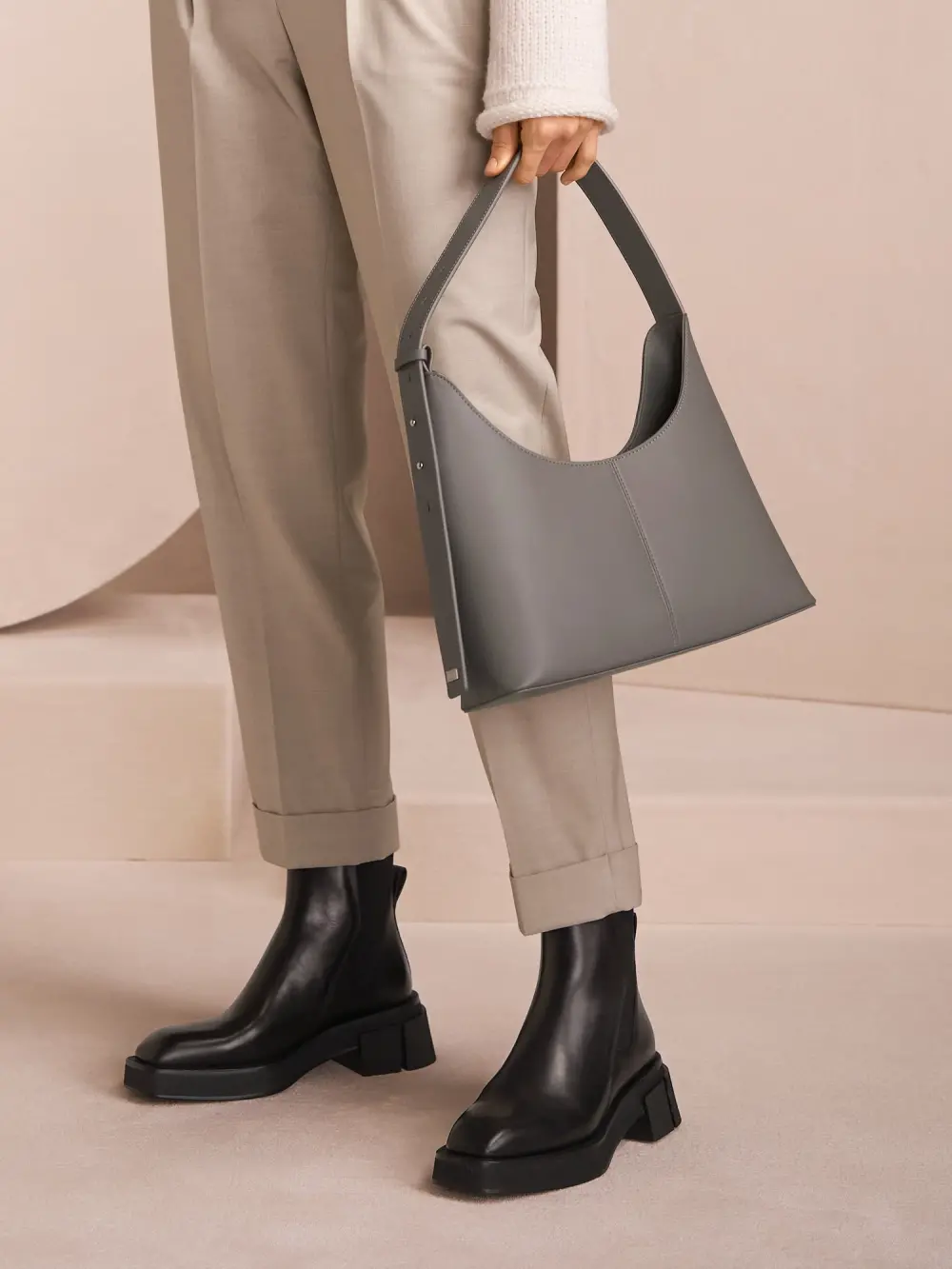 Leather shoulder bag