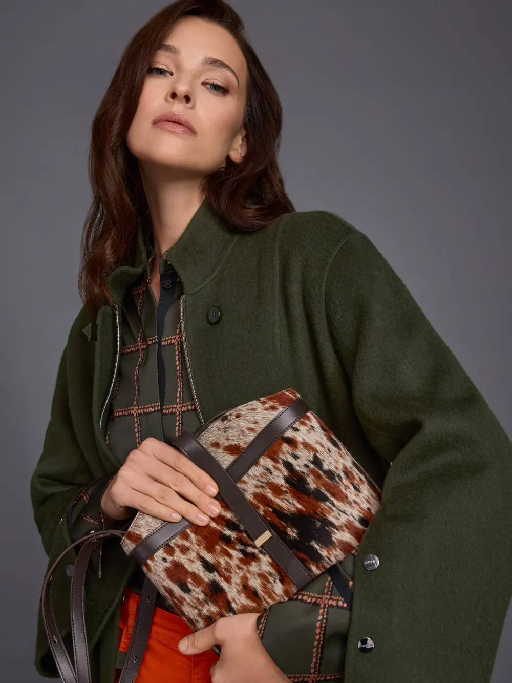 Extravagant bucket bag