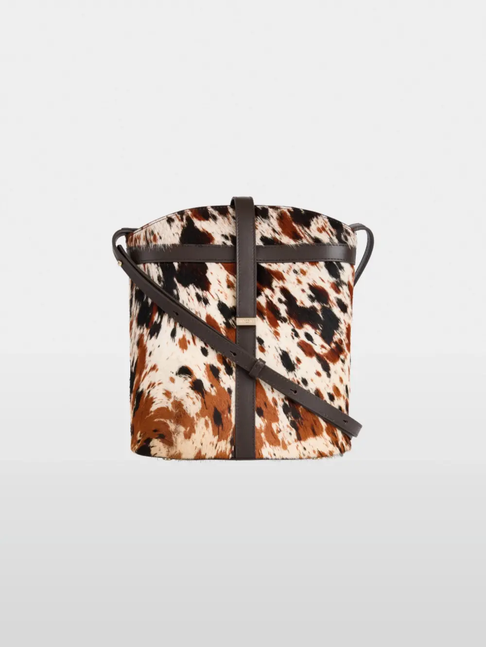 Extravagant bucket bag