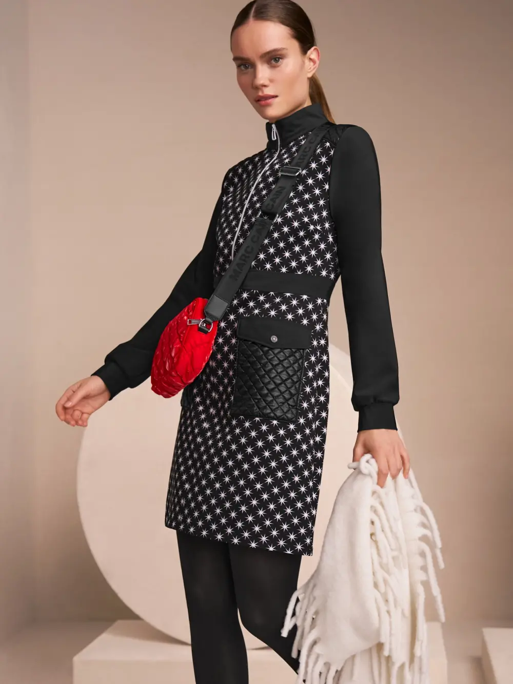 Sportliches Kleid mit Snowstars-Print