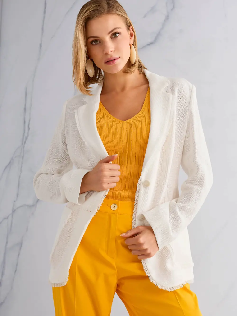 Summer blazer made of linen and viscose