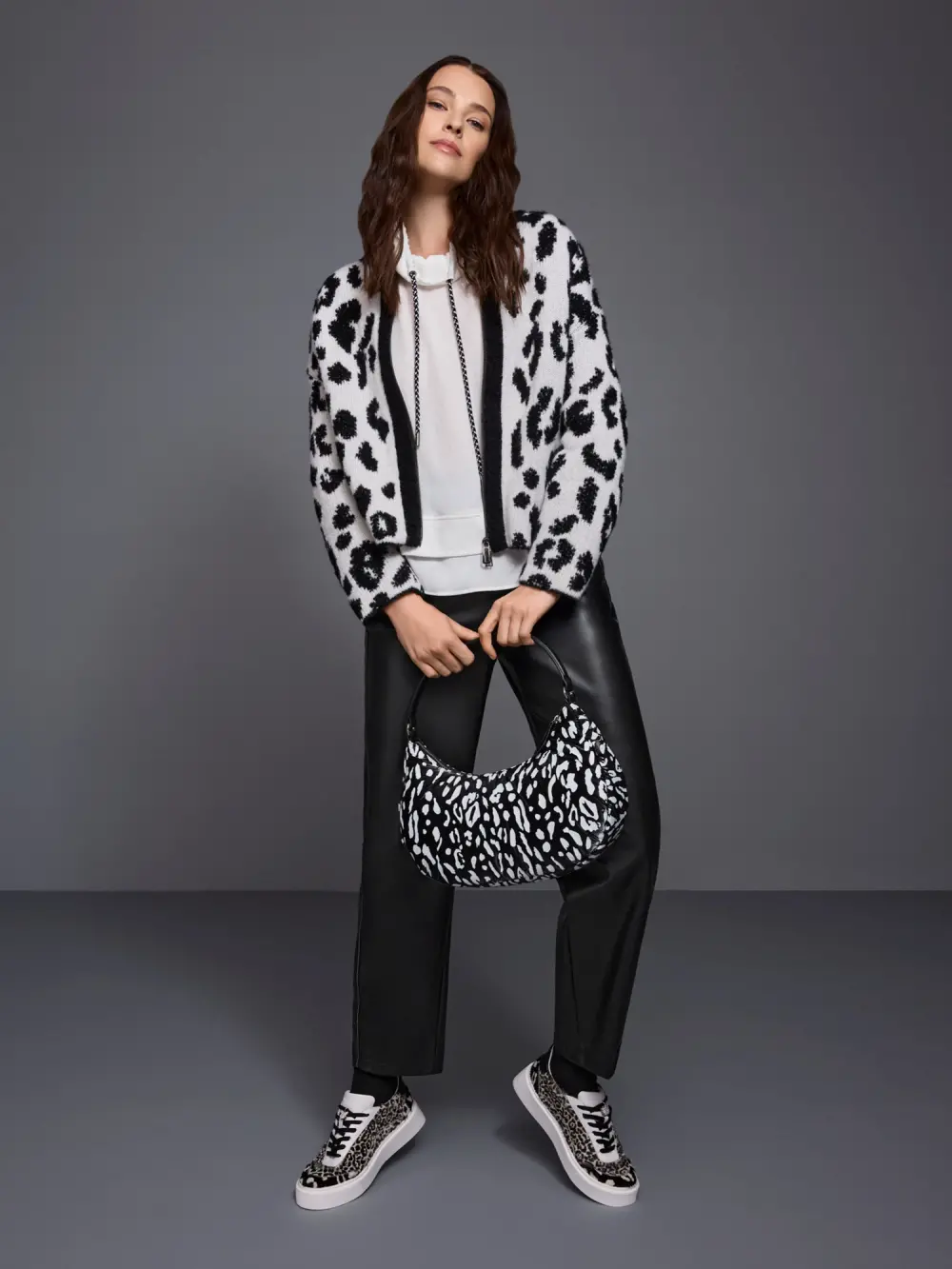 Nylon hobo bag with leopard print