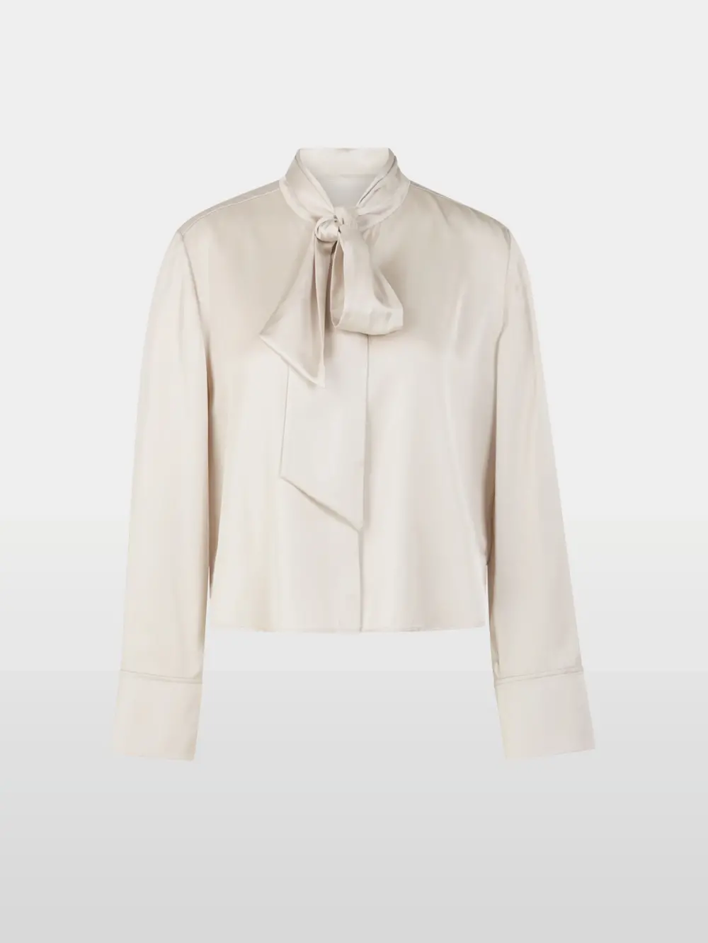 Feminine blouse with bow