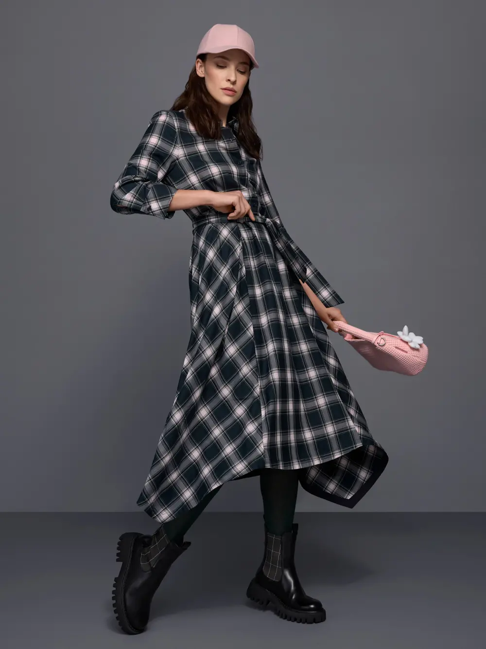 Robe chemise à carreaux avec ceinture à nouer