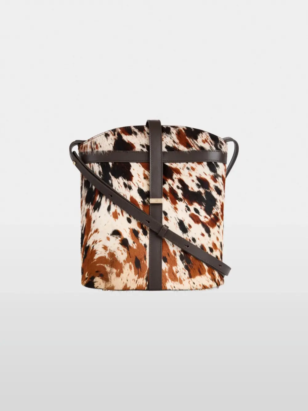 Extravagant bucket bag