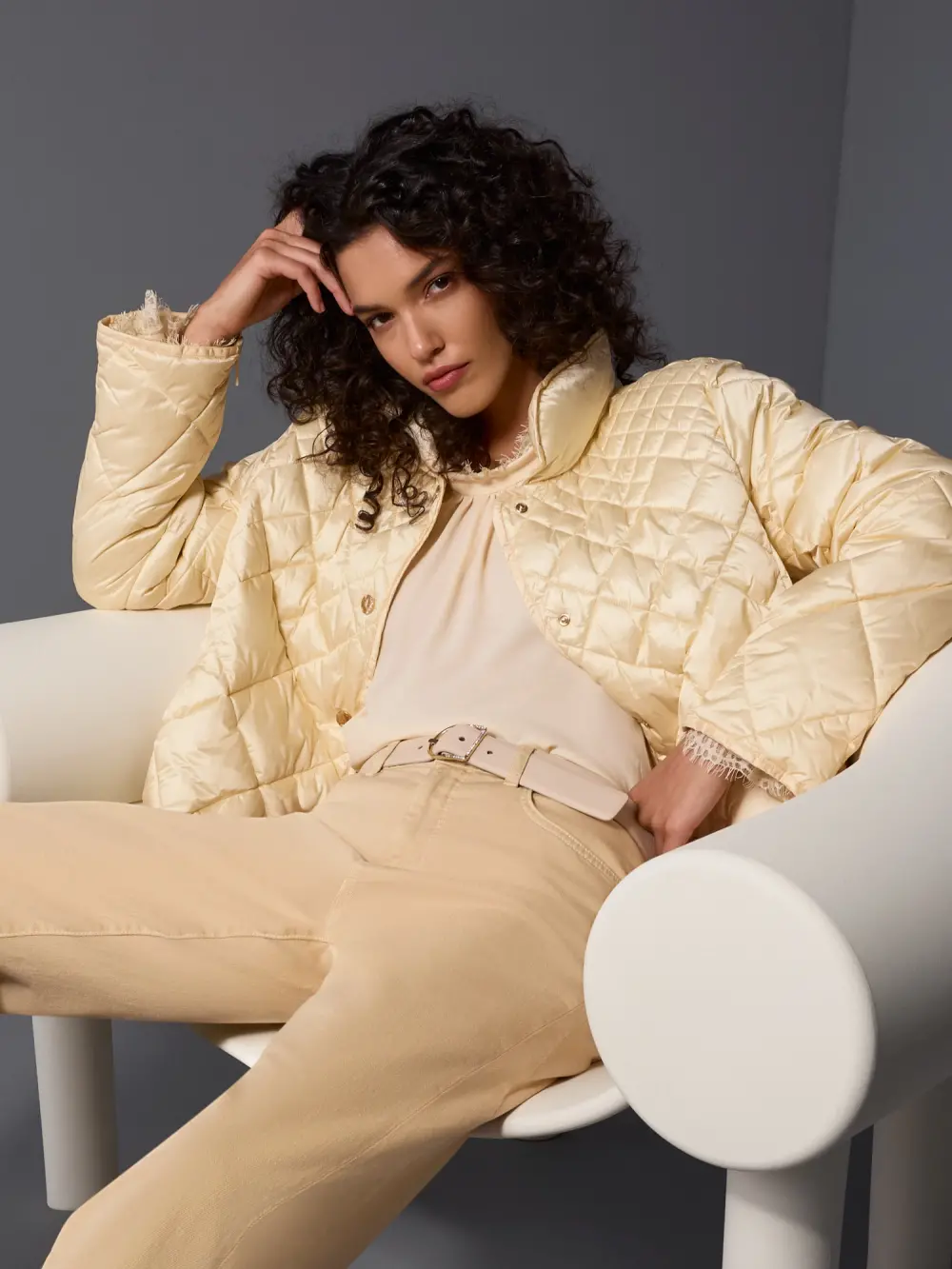 Veste matelassée à boutons décoratifs