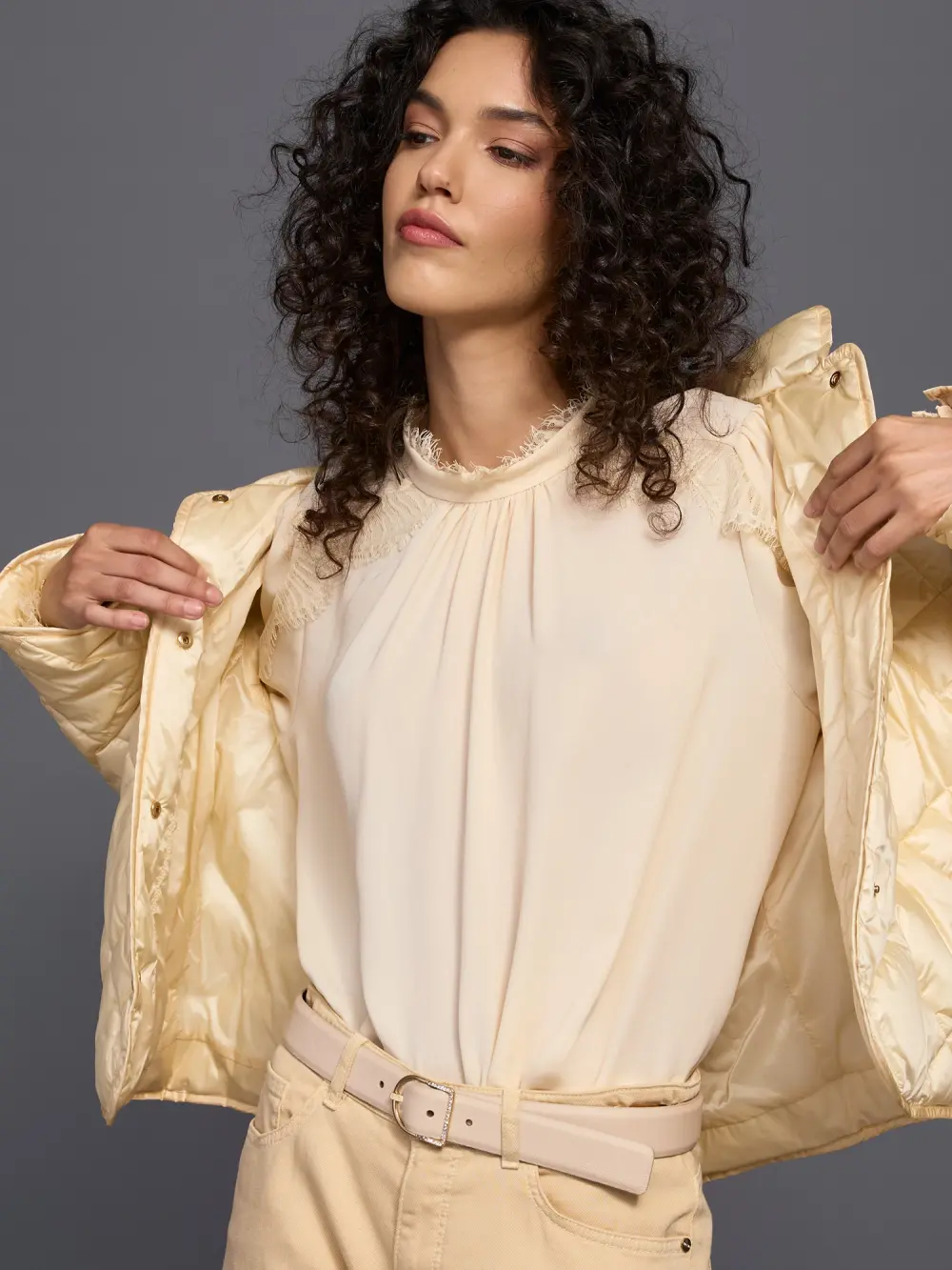Blouse fluide avec dentelle