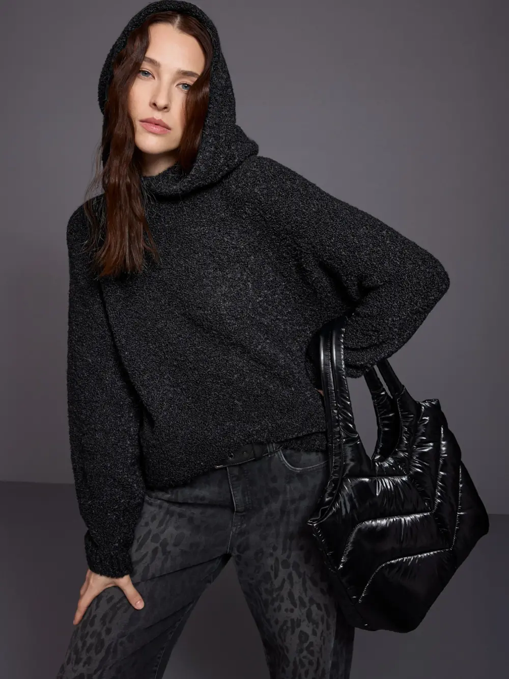 Padded shopper with metallic effect