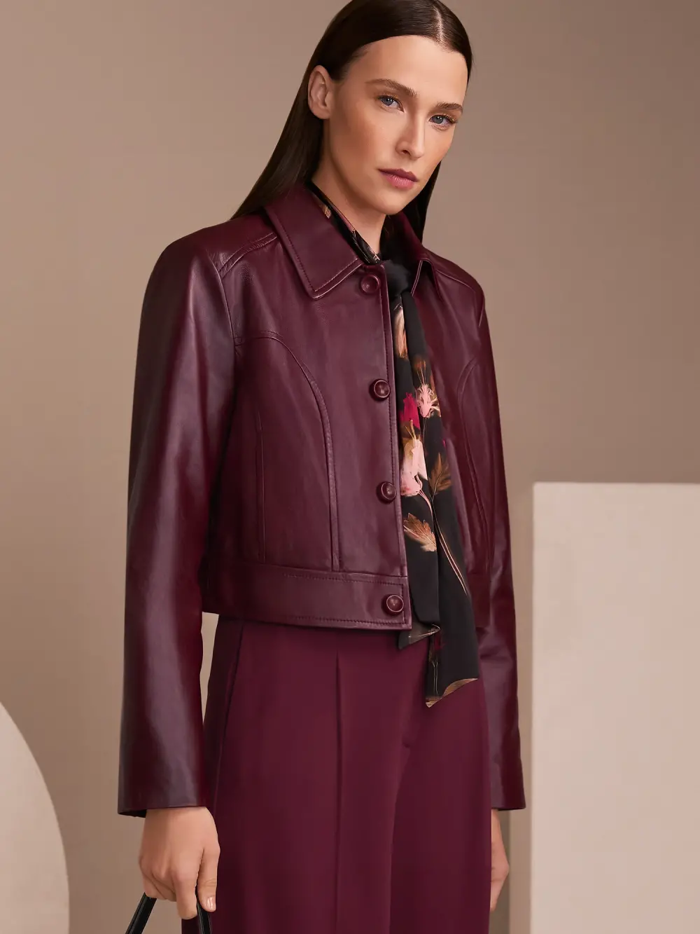 Blouse à col lavallière et imprimé floral