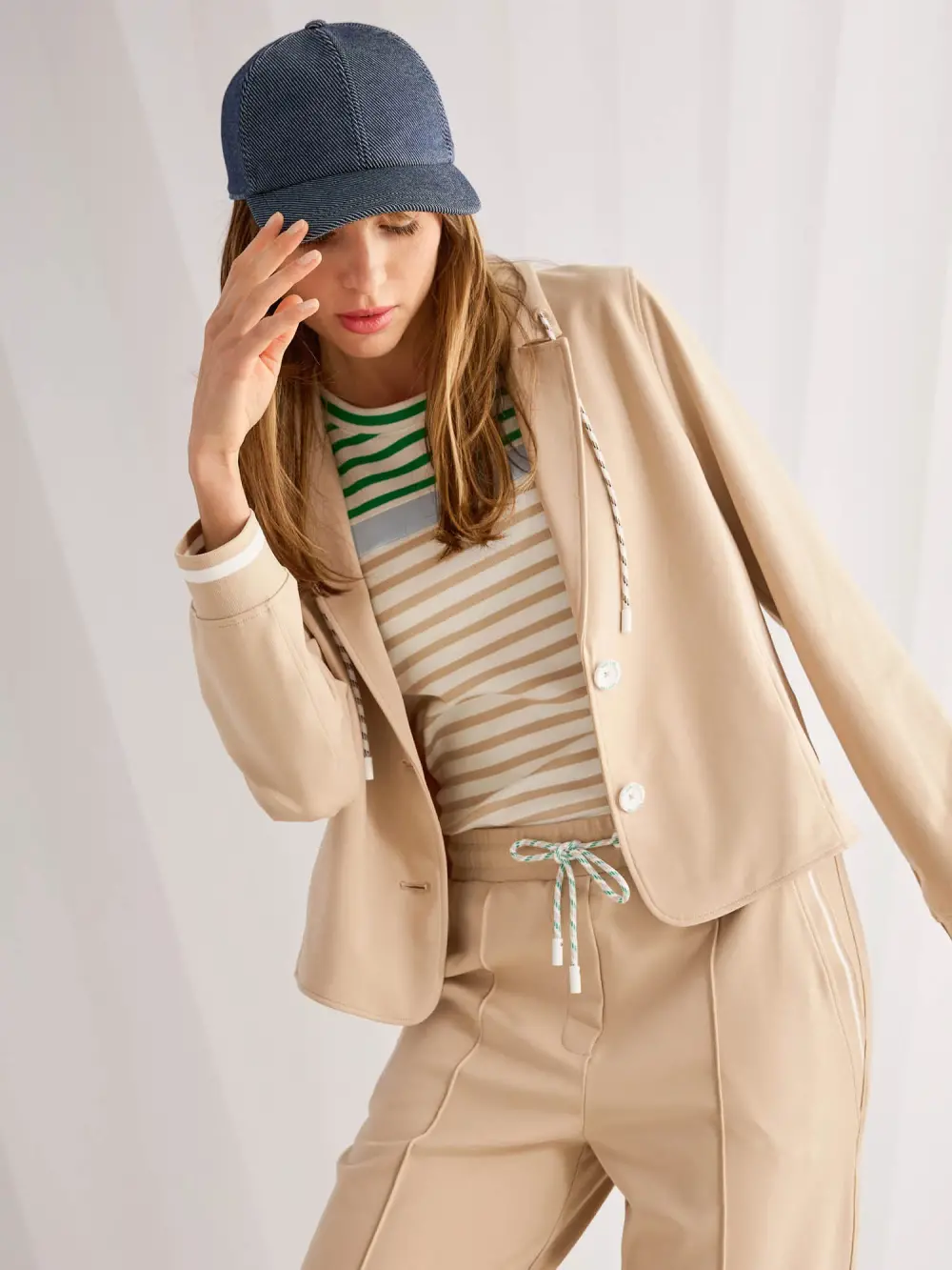 Cap made from stretch viscose