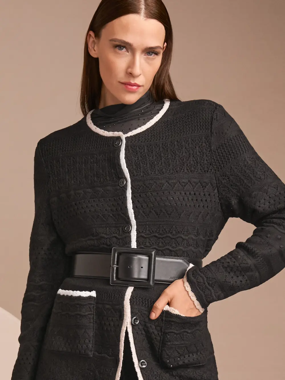 Wide leather waist belt