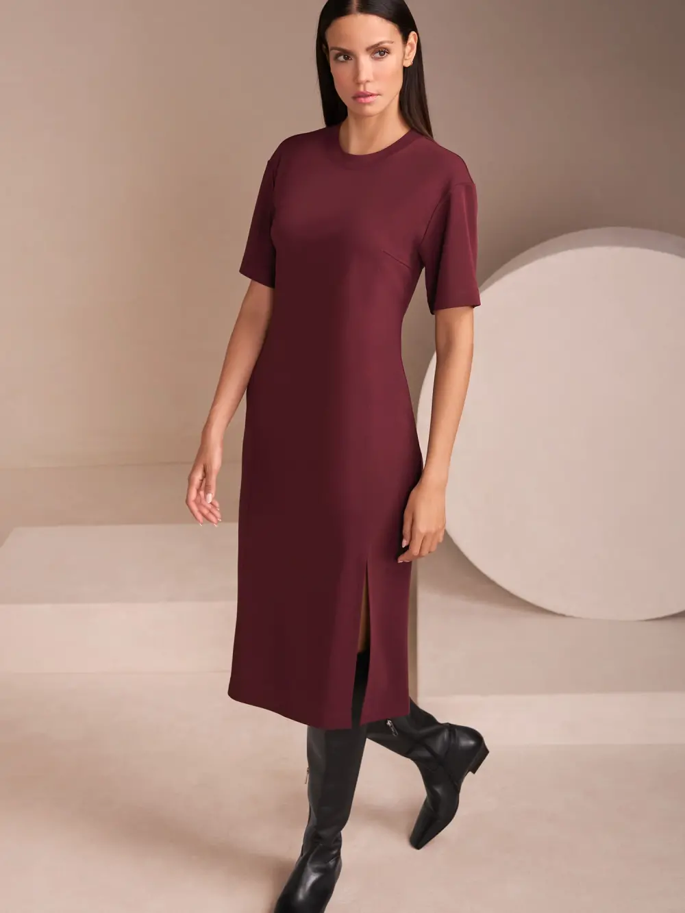 Robe midi sportive et chic avec fente