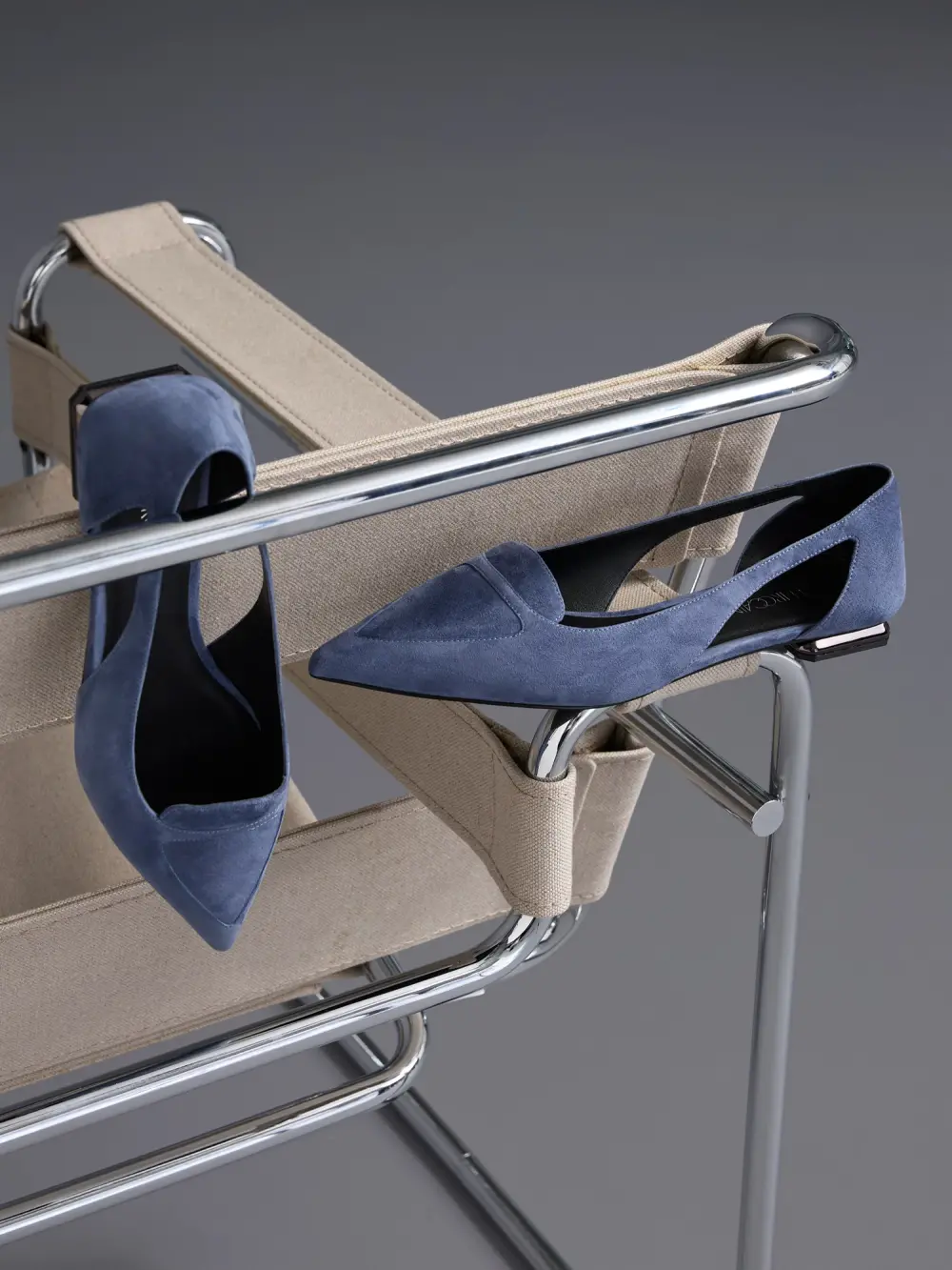 Ballerina flats with cut-outs