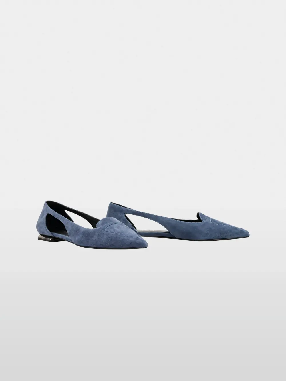 Ballerina flats with cut-outs