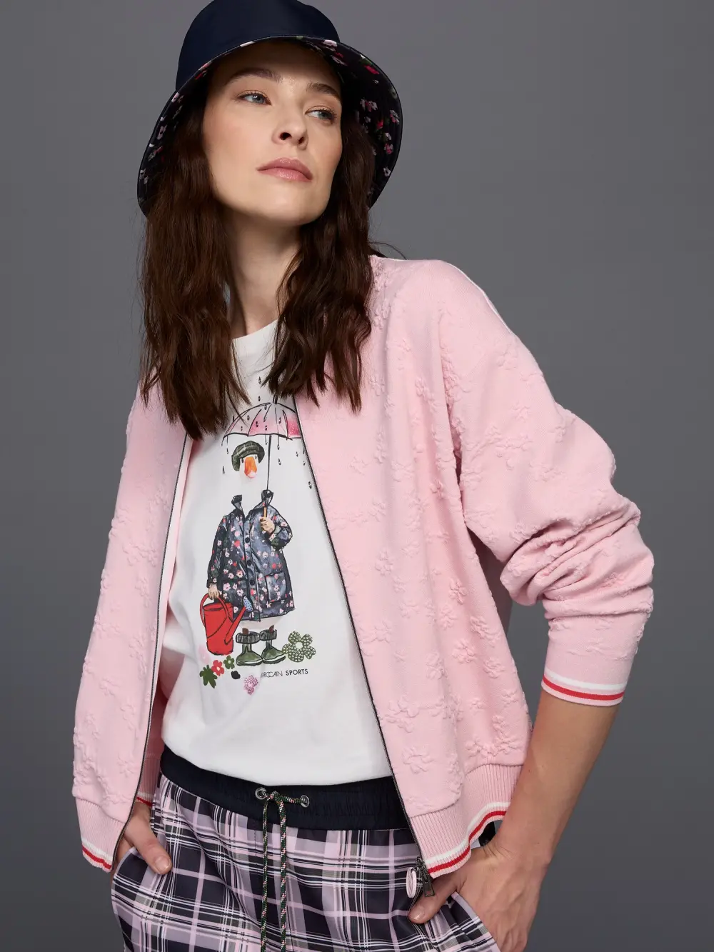 T-shirt imprimé d'un motif artistique