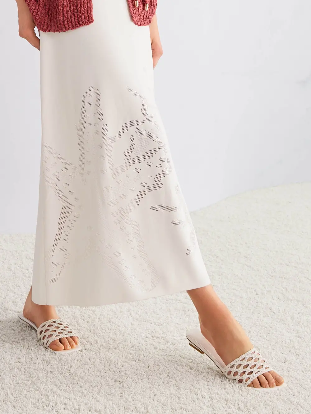 Flat sandals with macramé straps