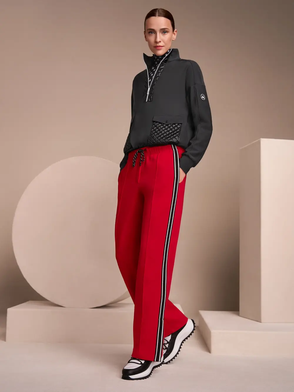 Sweatshirt mit Stehkragen und Taschen