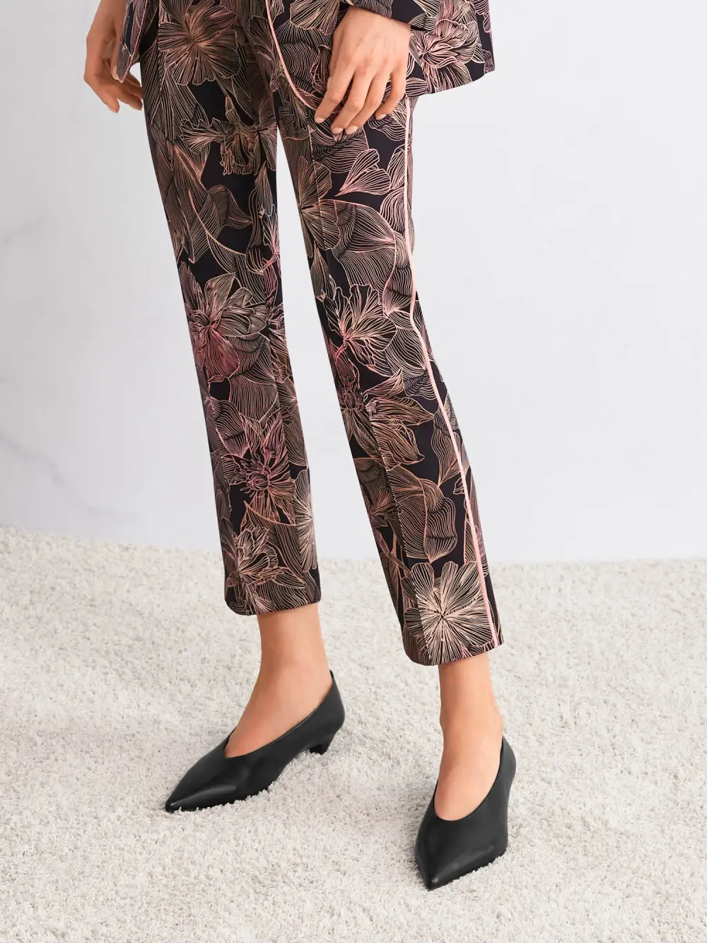 Elegant leather pumps