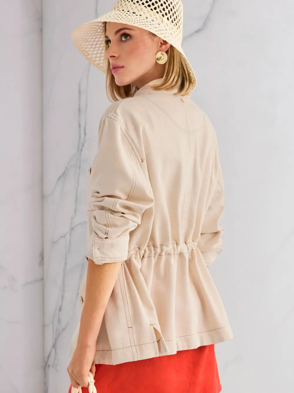 Fitted jacket with shimmer effect