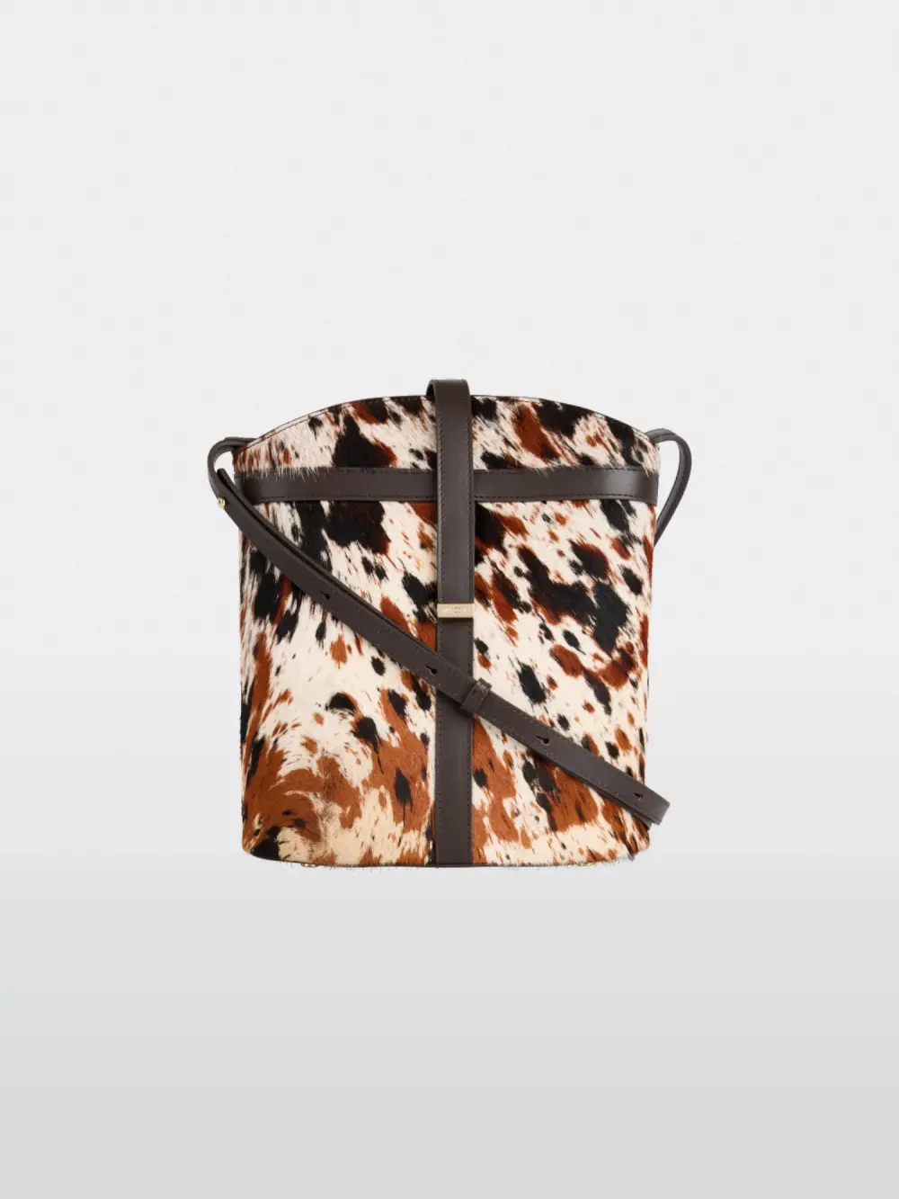 Extravagant bucket bag