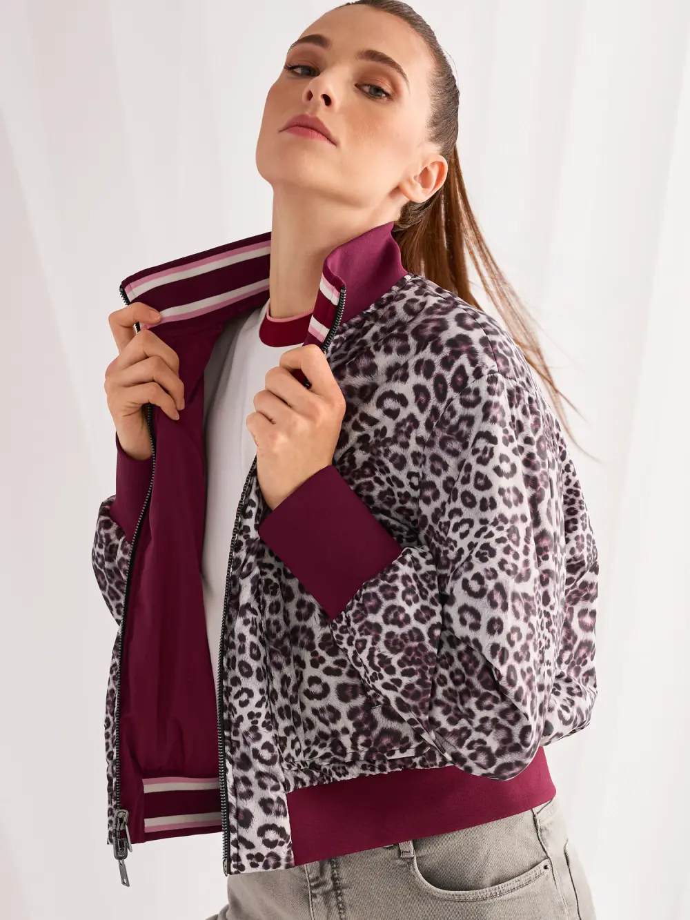 Reversible bomber jacket