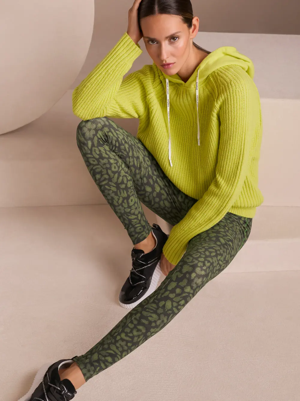 Pull à capuche tricoté en Allemagne