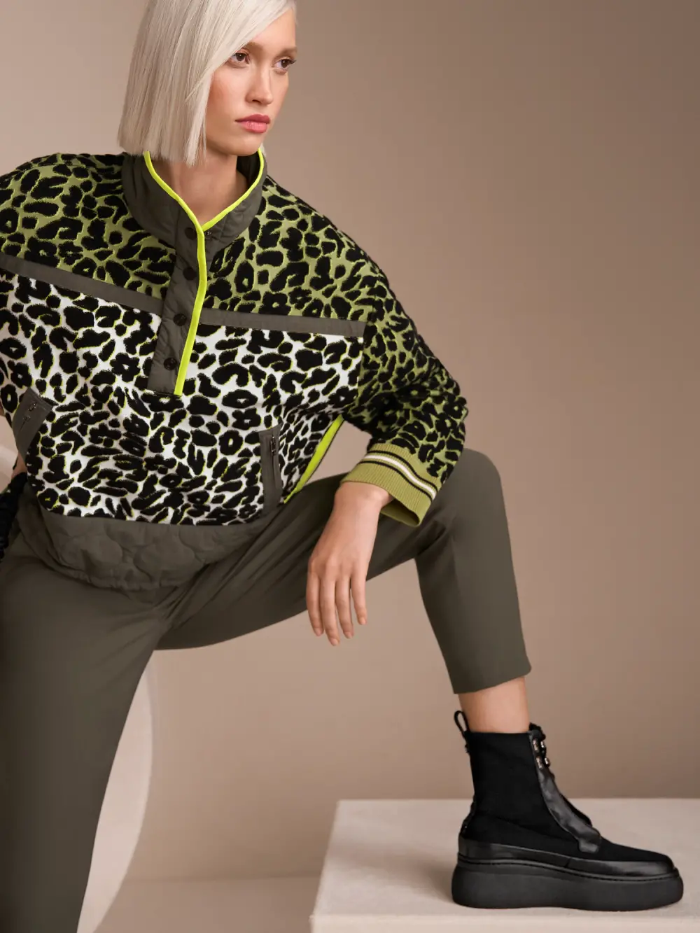 Bottines à lacets avec semelle compensée
