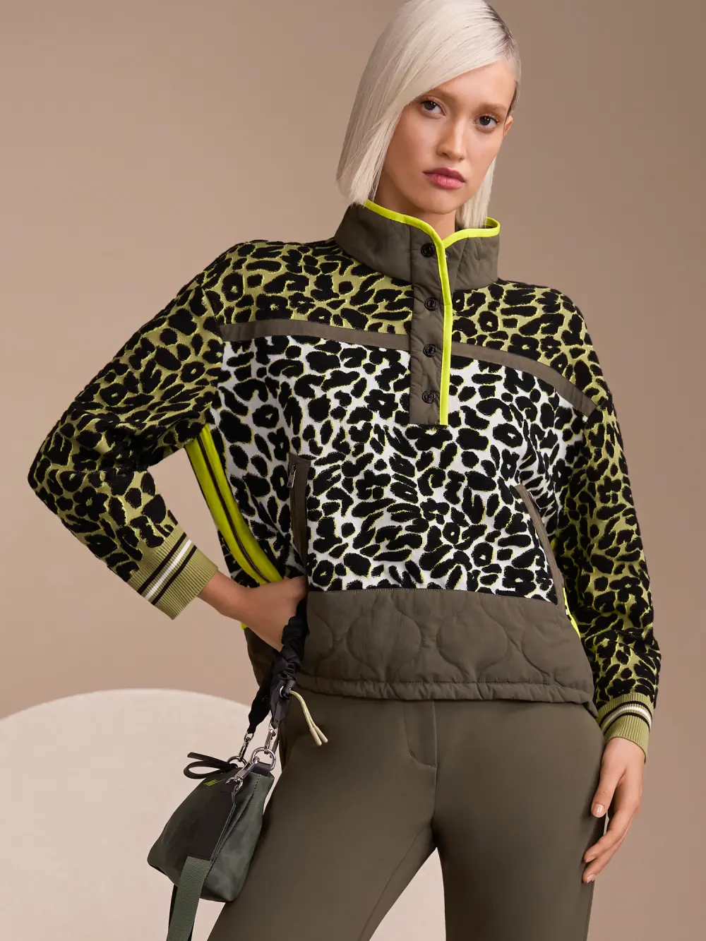 Pull trekking en maille effet 3D