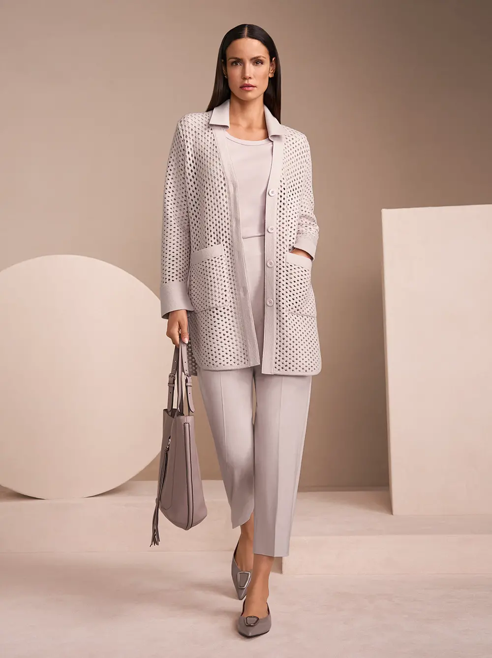 KnIT Piece Mantel mit T-shirt und Hose