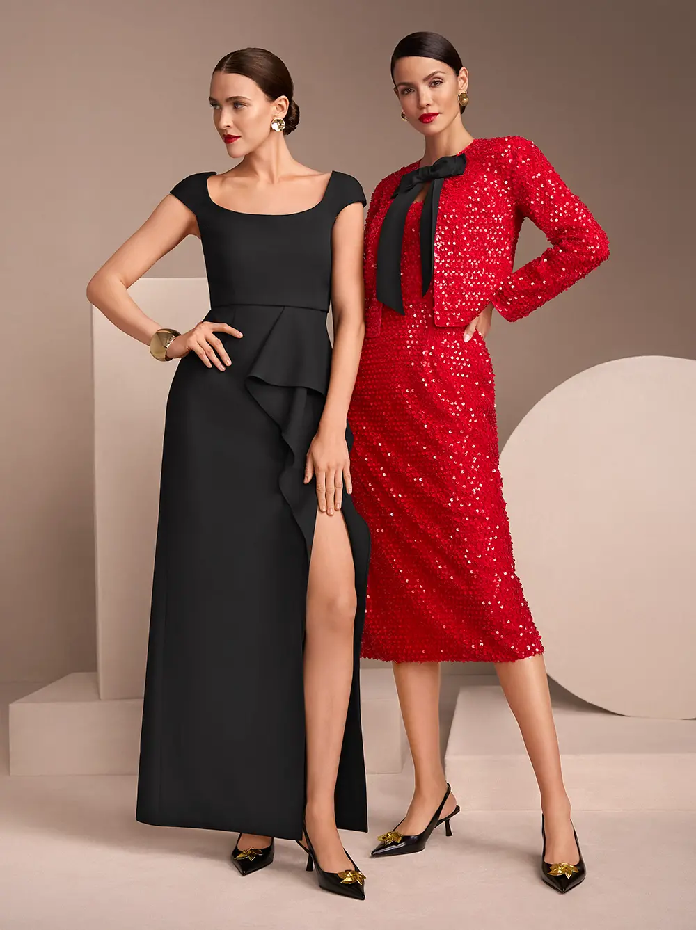 Schwarzes, glamouröses Abendkleid und glitzernden rotes Pailetten-Kleid