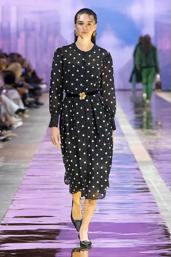 Longue robe à pois en soie et lin