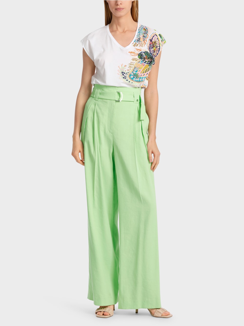 Close-fitting fancy leaf motif T-shirt | marc-cain.com/en