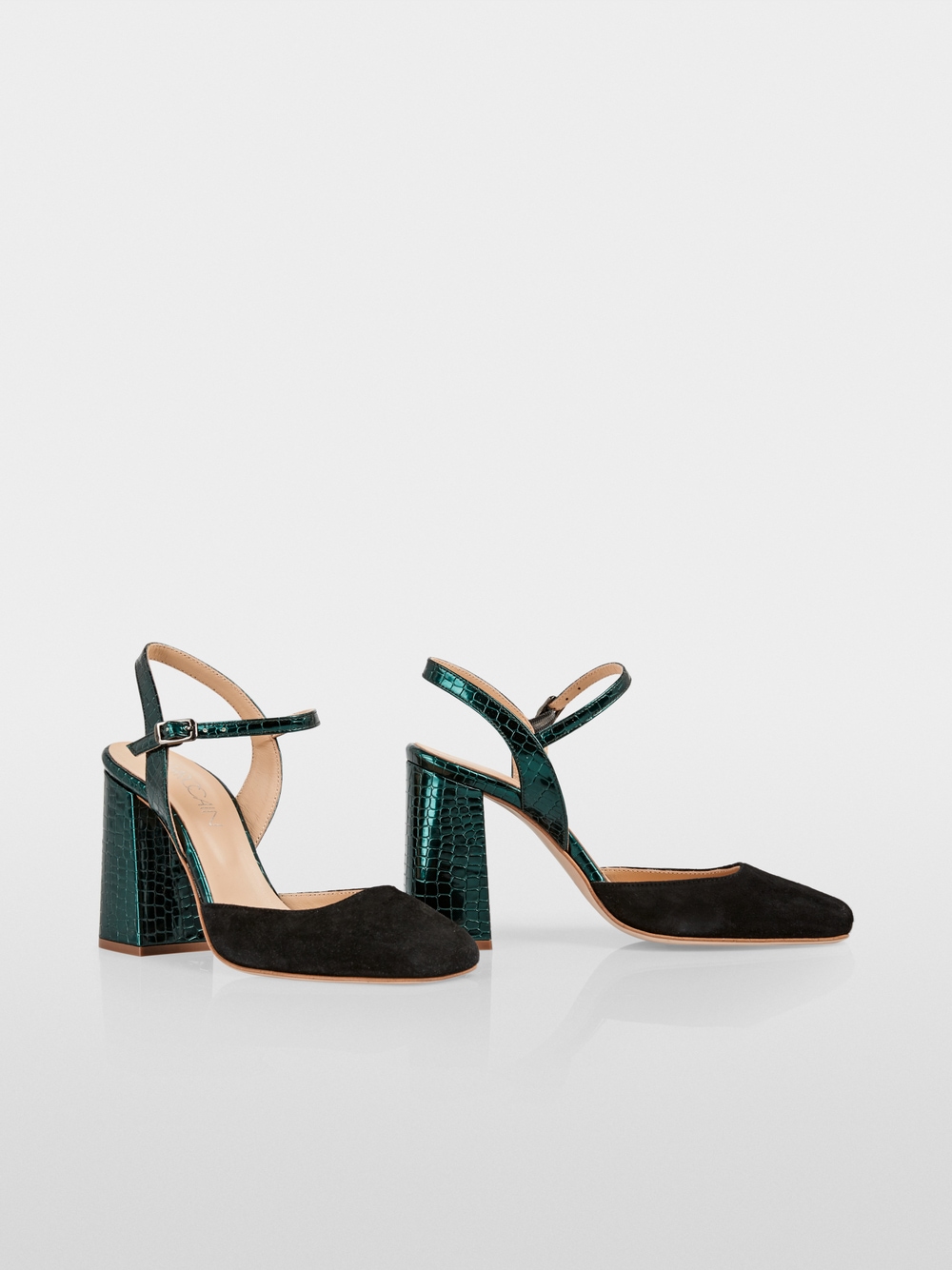 Seventies-style pumps | marc-cain.com/en
