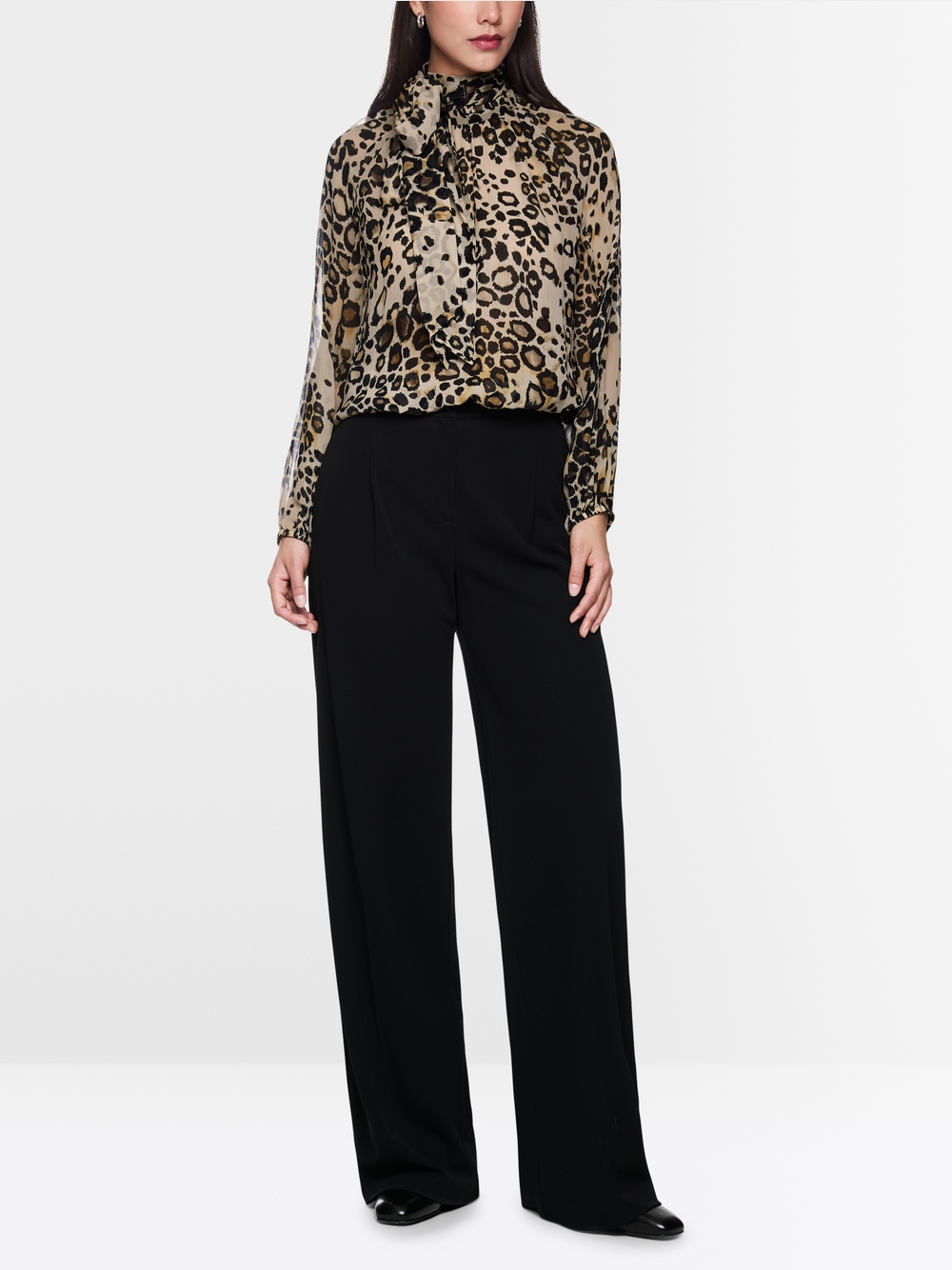 Turtleneck blouse with leopard print