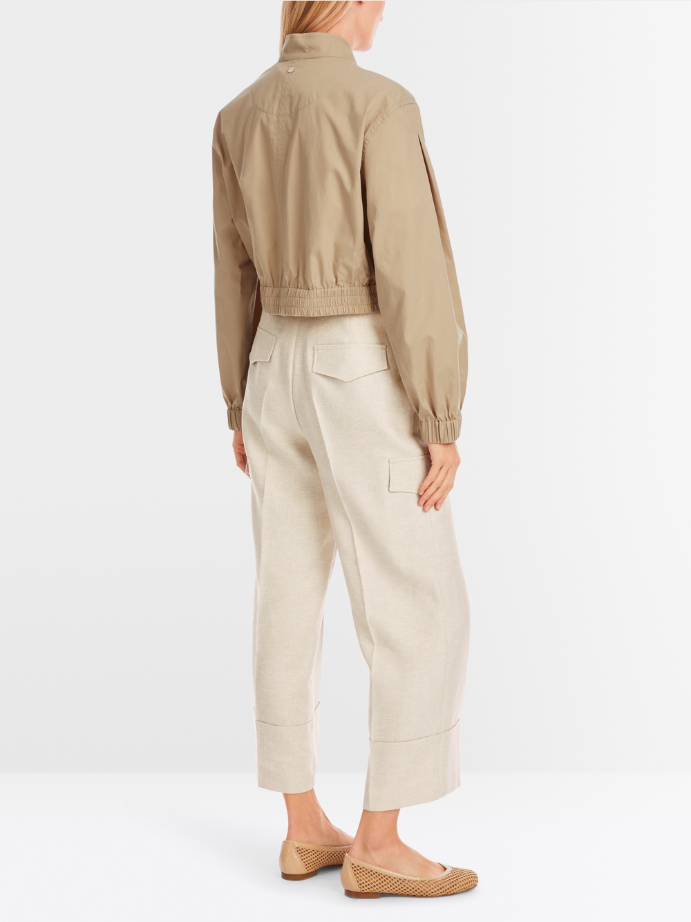 Short jacket with stand-up collar | marc-cain.com/en