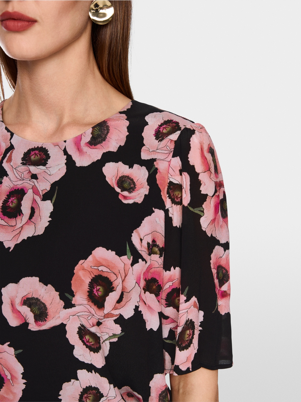 Blouse shirt with floral pattern