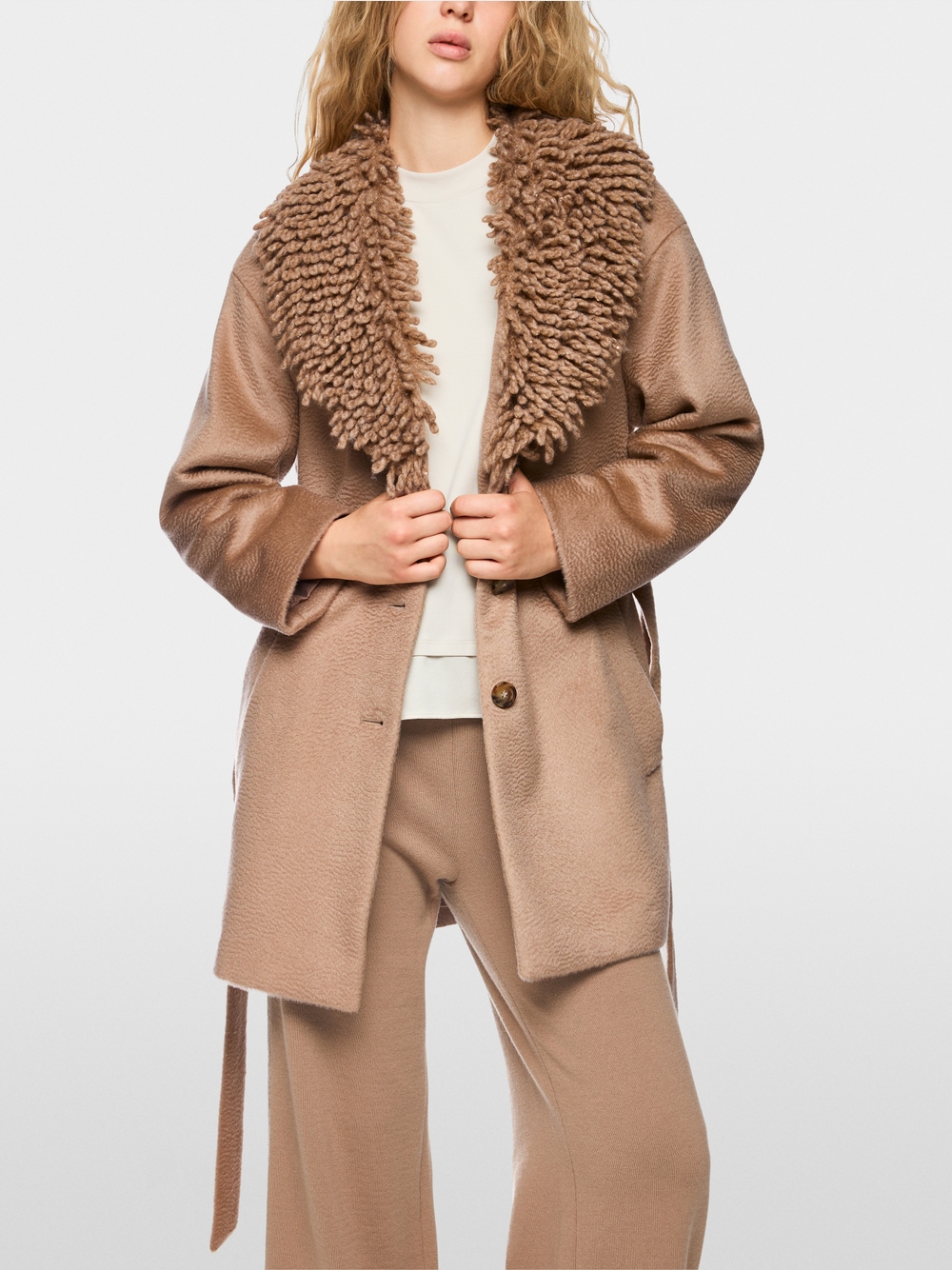 Coat with statement collar | marc-cain.com/en