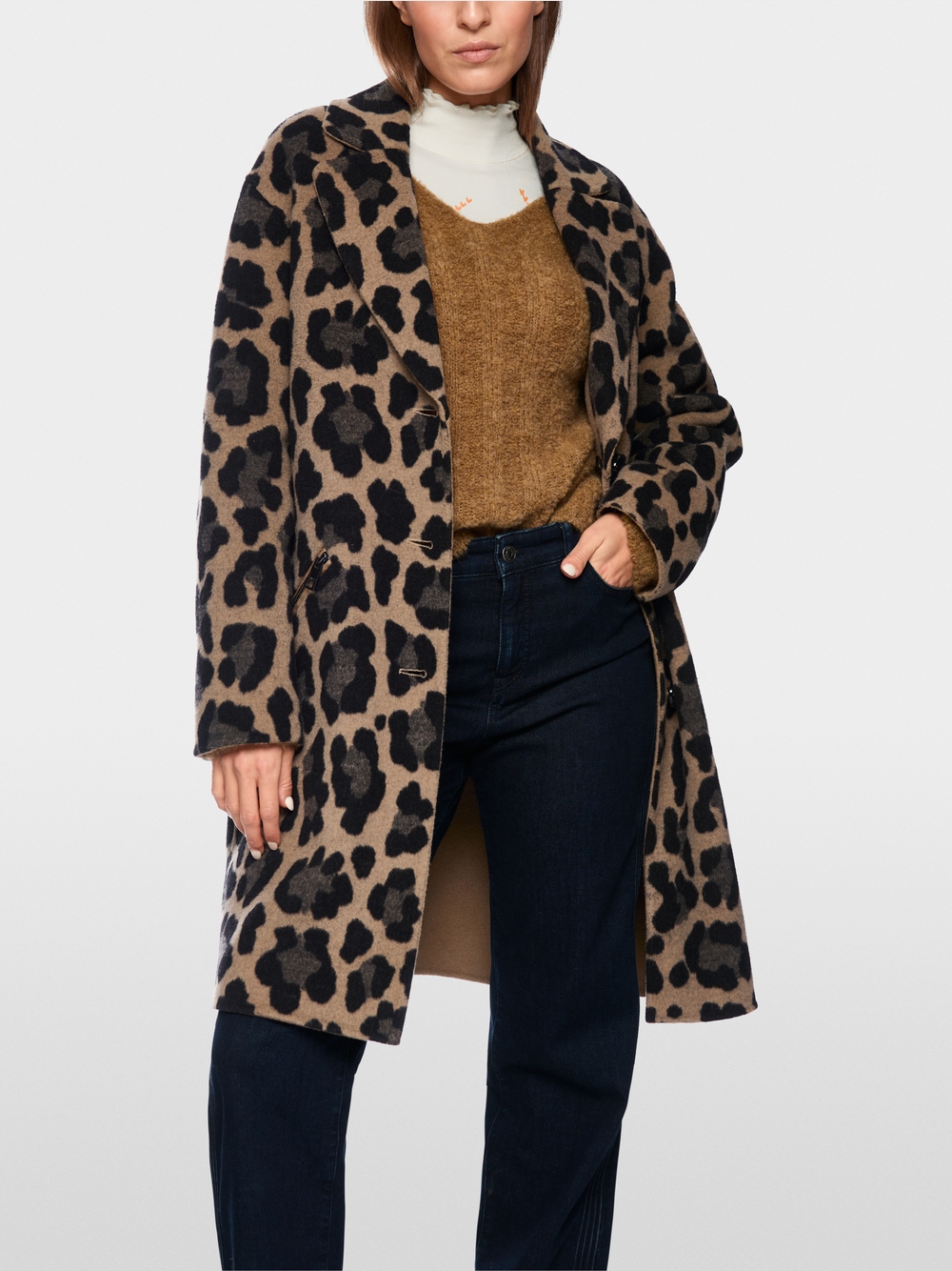 Reversible coat with leopard print