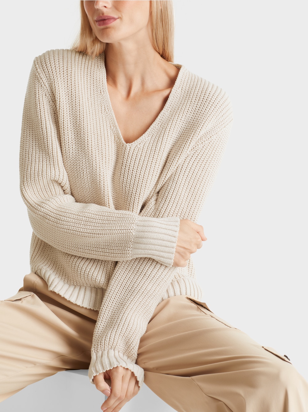 V-Neck-Pullover Knitted in Germany | marc-cain.com/de