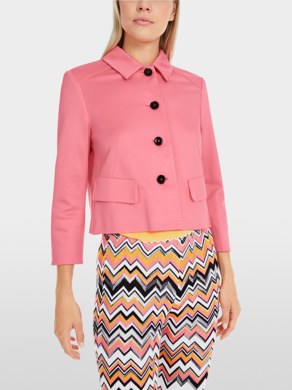 Short jacket with Kent collar | marc-cain.com/en