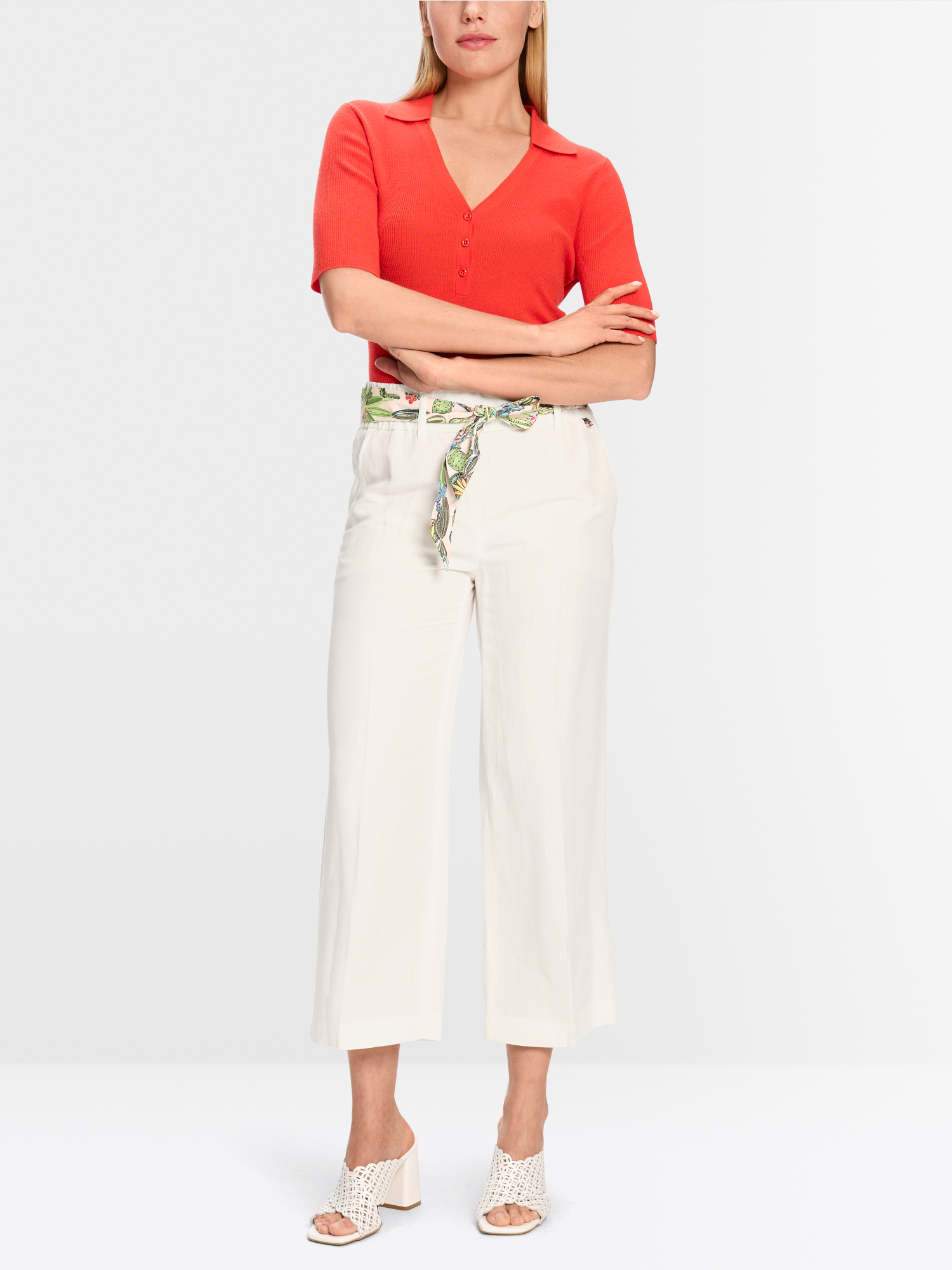 Marc Cain T Collections Stretch pants in linen blend NC 81.52 W47 110 main image 0